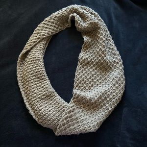 AEO knitted infinity scarf